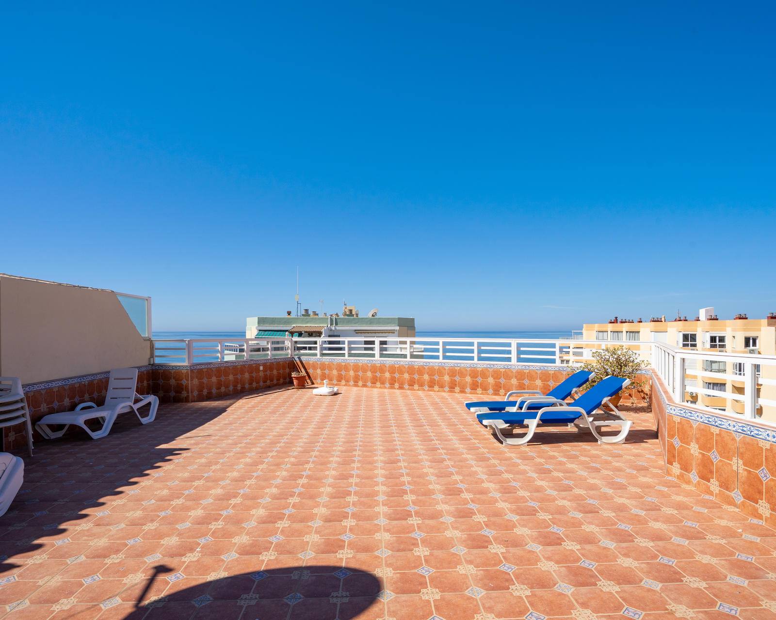 Spacious three-bedroom apartment in Nerja